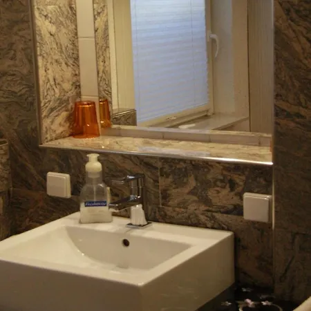 Appartamento Gaestezimmer Juelich Mit Kueche *